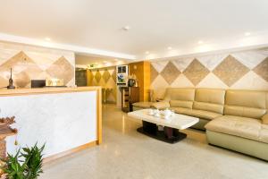 Χώρος καθιστικού στο The Blue Airport Hotel