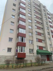 Imagen de la galería de Ореховая горка Апартаменты с балконом и лифтом, en Narva