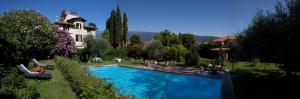 The swimming pool at or close to Villa Giovanna