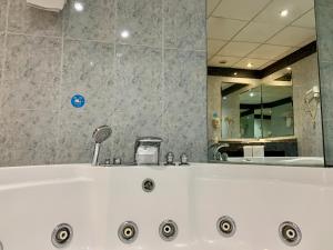 A bathroom at Hotel Humanes