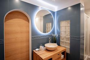 Bilik mandi di Elégant appartement en plein coeur de Cabourg - Les locations de Proust +17 gambar