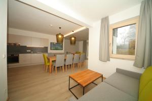 Кухня или мини-кухня в Appartementhaus Burgfried
