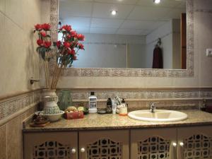 Fotografia z galérie ubytovania Rentcostadelsol Villa Pinares-Malaga v destinácii Málaga