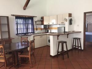 Η κουζίνα ή μικρή κουζίνα στο Slipway Penthouse
