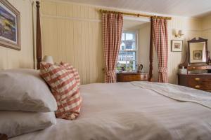 Letto o letti in una camera di Hotel Eilean Iarmain