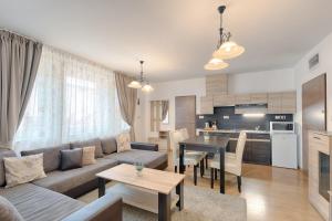 Kuchyňa alebo kuchynka v ubytovaní Fortuna 7 Apartments