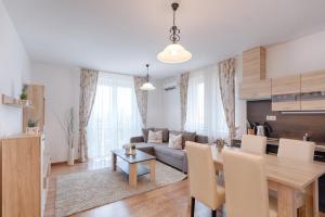 Kuchyňa alebo kuchynka v ubytovaní Fortuna 7 Apartments