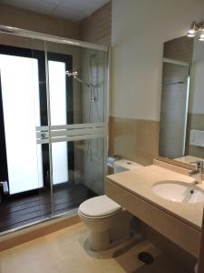 A bathroom at HL 010 3 bedroom apartment on HDA Golf Resort