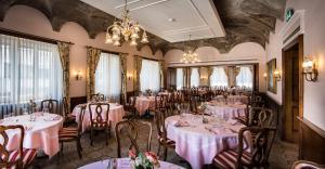 En restaurant eller et spisested på Hotel dell'Angelo