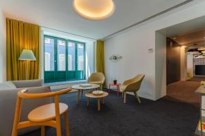 A seating area at Hotel Gat Rossio