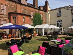 Gallery image of Kings Hotel in Newmarket