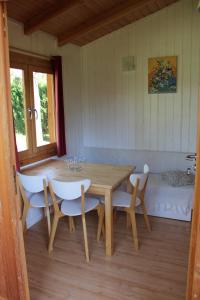 Fotografie z fotogalerie ubytování Camping Familial paisible avec piscine, mobil home , chalet, Studio & emplacement nue v destinaci Casties-Labrande