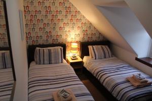 Islay Frigate Hotelにあるベッド