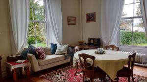 Istumisnurk majutusasutuses Reenglas House