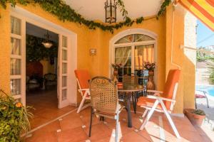 Patio nebo venkovní prostory v ubytování Habitaciones en Casa Céntrica con piscina