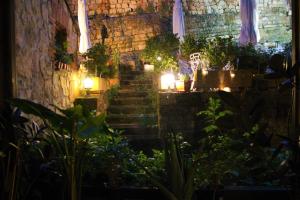 Hotel Rural el Arrabal Siguenza外面的花园