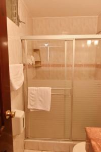 Koupelna v ubytování Hotel Makroz