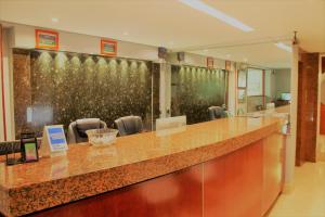Lobbyn eller receptionsområdet på Condesa Suites