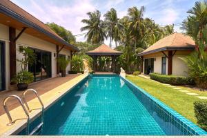 Bazén v ubytování 3bdr Pool villa Naiharn KOK by Capital Pro nebo v jeho okolí