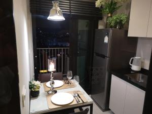 Kuchyň nebo kuchyňský kout v ubytování 芭提雅THE BASE海景度假酒店（可以安排接机服务和一切旅游安排）