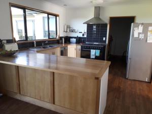 A kitchen or kitchenette at Hill Top Retreat