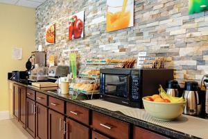 Gallery image of Quality Inn & Suites in Robbinsville