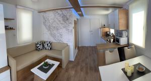 Kuchyň nebo kuchyňský kout v ubytování Floating House MM, Marina Portorož