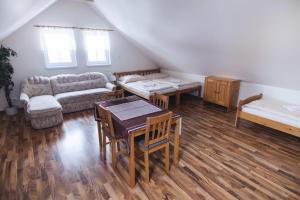 Posteľ alebo postele v izbe v ubytovaní Apartmány Alpský Dům