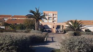 Το κτήριο όπου στεγάζεται  το διαμέρισμα