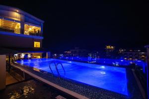 Bazén v ubytování Bodhi Suites Boutique Hotel and Spa nebo v jeho okolí