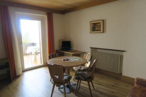 A television and/or entertainment centre at Residence Scheidnerhof
