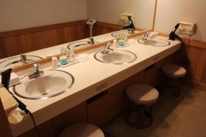 Koupelna v ubytování 碧の美ゆゆaonobi yuyu旧湯元白金温泉ホテル