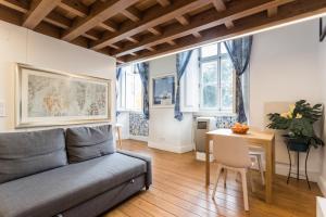 O zonă de relaxare la Alfama Blue Studio Loft Apartment - by LU Holidays