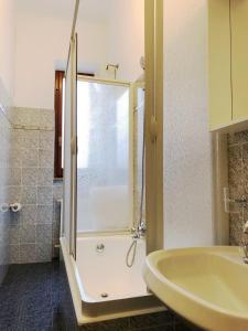 Brand New Apartment in Sulmona tesisinde bir banyo
