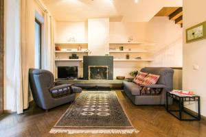 Χώρος καθιστικού στο Proper Apartment - Duplex Home