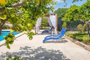 The swimming pool at or close to Villa Pula Viñas Country villa 3 bedrooms pool and fabulous views of the Pula golf course near Son servera