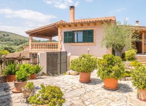 A garden outside Villa Pula Viñas Country villa 3 bedrooms pool and fabulous views of the Pula golf course near Son servera