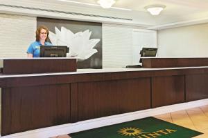 Vstupní hala nebo recepce v ubytování La Quinta Inn by Wyndham Champaign