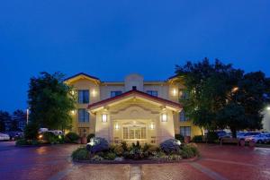 Gallery image of La Quinta Inn by Wyndham Pittsburgh Airport in Moon Township