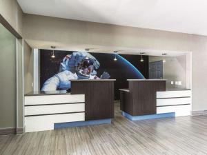 Gallery image of La Quinta by Wyndham Houston/Clear Lake-NASA in Webster