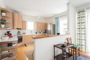Η κουζίνα ή μικρή κουζίνα στο Comfortable spacious apartment at central position / FIL27