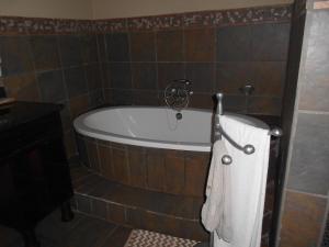 Een badkamer bij Izapa Bush And Game Lodge