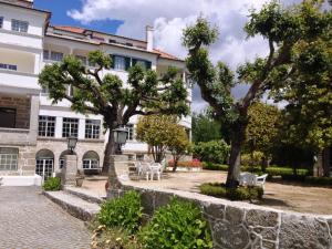 Taman di luar Hotel Urgeirica