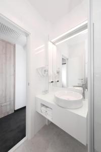 Phòng tắm tại Hotel Mediteran