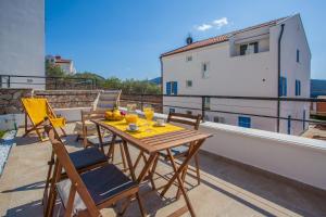 Balkón nebo terasa v ubytování Apartment D