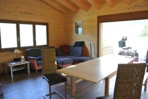 Posezení v ubytování La Tzoum'hostel