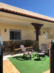 Gallery image of Apartamentos Turísticos Carmencita in Bolonia