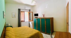 TV a/nebo společenská místnost v ubytování B&B Serena + 26 fotografií