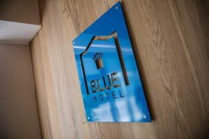 Certifikát, hodnocení, plakát nebo jiný dokument vystavený v ubytování Blue Hotel