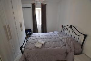 Postel nebo postele na pokoji v ubytování The Penthouse Flat-terrace&view
